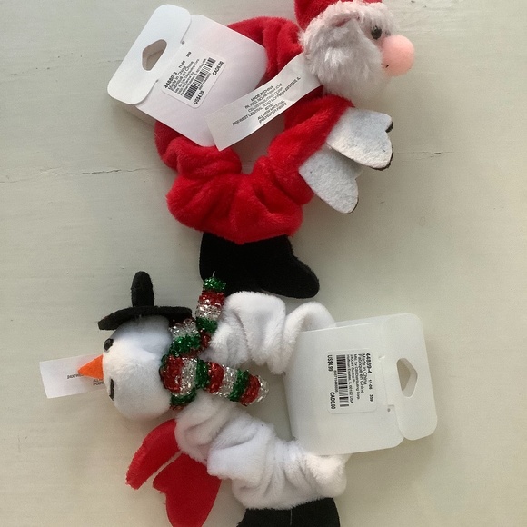 Claire's Girls Santa and Snowman Scrunchie Hair Accessories - Picture 2 of 10